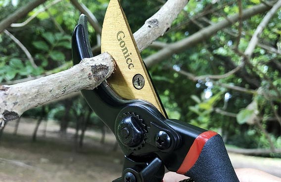 gonicc 8" Professional Premium Titanium Bypass Pruning Shears